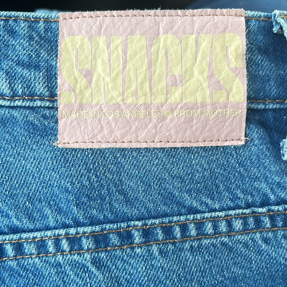 Mother Denim SNACKS High Waisted Twizzy
Skimp Jeans Size 26 NWOT - Picture 9 of 9